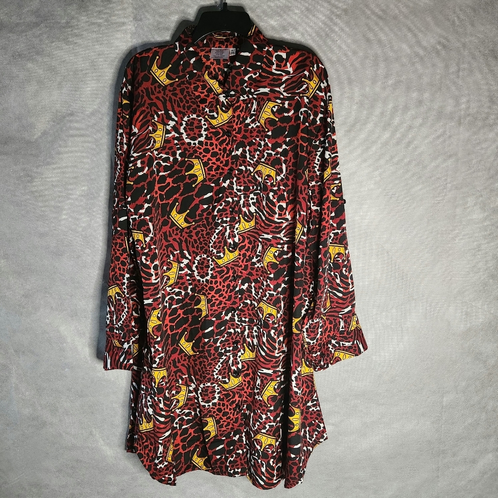 IZZY & LIV Safari Queen Tunic Button Up Blouse/Dress In A Rich Wine Color